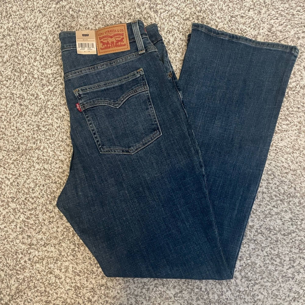 Levi's Women's 725 High Rise Boot Cut Jeans 32 x 30